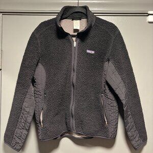 Vintage Patagonia Women's Classic Retro-X Fleece Jacket - Black - Size L